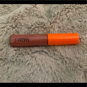 MAC Lipgloss: Soft & Slow